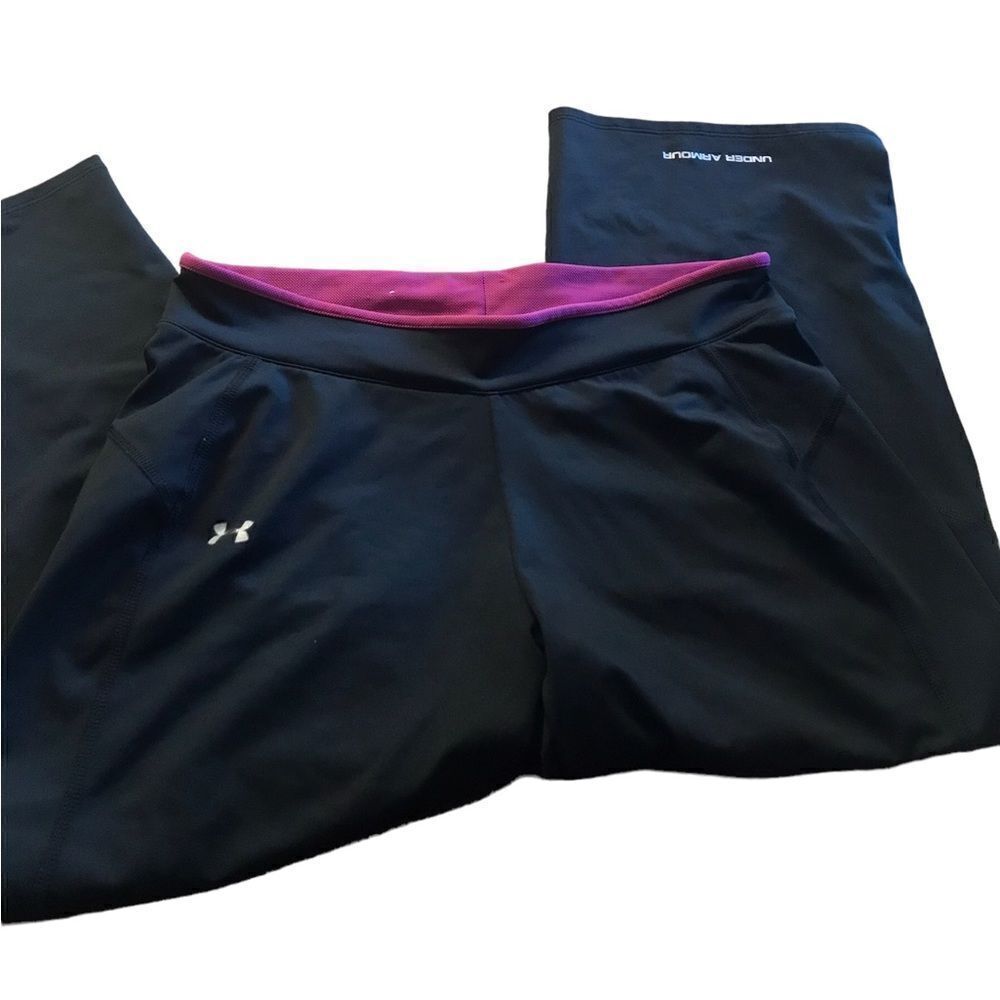 Under Armour size medium loose fit workout capris see pic